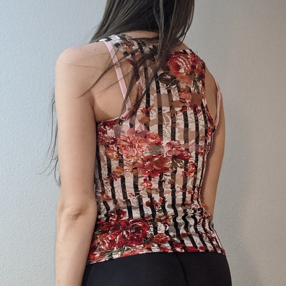 Almost Famous Red Flowered Tank Top - Picture 6 of 8